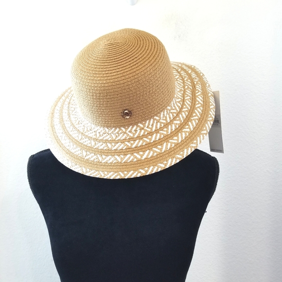 Adrienne Vittadini straw fedora‎ hat in Toast w/ white stripe band One Size NWT Adrienne Vittadini Toast Paper Straw Large Brim Hat Blue  main image 4